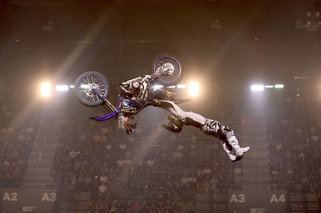 Spektakuläres Comeback der NIGHT of the JUMPs - Team Germany siegt bei der Freestyle of Nations Premiere in der Schweiz 31 Rinaldo NOTJ Basel 1M8A2922 m