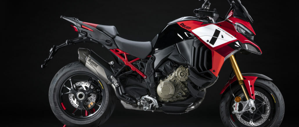 MY22_Ducati_Multistrada_V4_PikesPeak-_1__UC347723_High-1