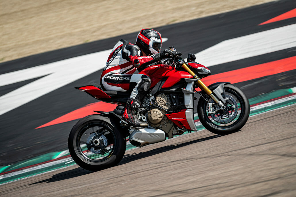 Ducati Streetfighter V2 bekommt eine zusätzliche Farbvariante 8 MY20 DUCATI STREETFIGHTER V4 S AMBIENCE 21 UC101644 High