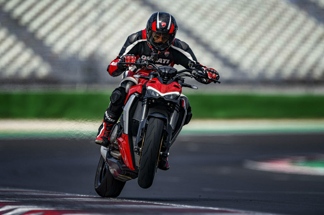 Ducati Streetfighter V2 bekommt eine zusätzliche Farbvariante 2 MY22 Ducati Streetfighter V2 101 UC351913 High
