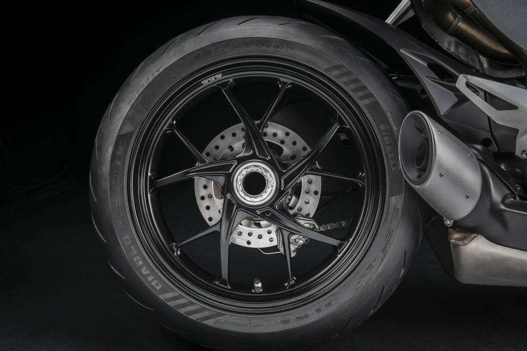 Ducati Streetfighter V2 bekommt eine zusätzliche Farbvariante 15 MY22 Ducati Streetfighter V2 23 UC351811 High
