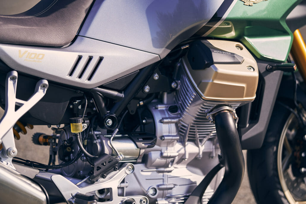 Moto Guzzi V100 Mandello 23