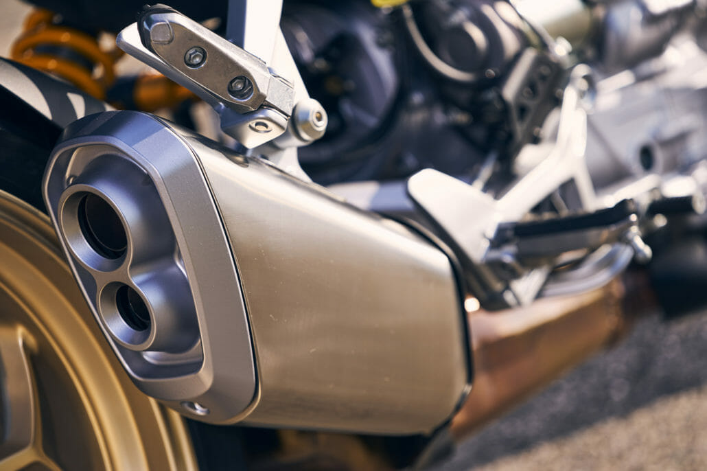 Moto Guzzi V100 Mandello 74