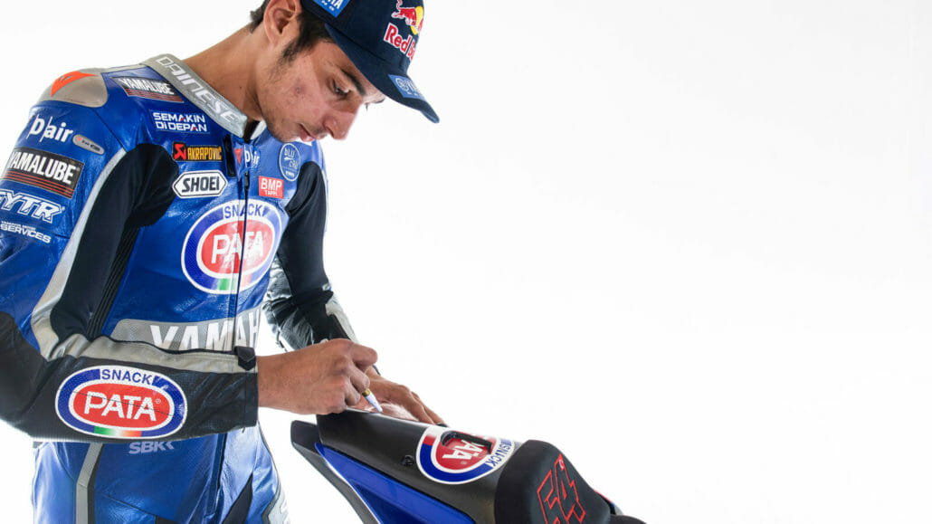 Yamaha feiert mit limitiertem Weltmeister-Motorrad 35 2021 YAM R1TOPRAK EU REPLICA DET 001 03 preview