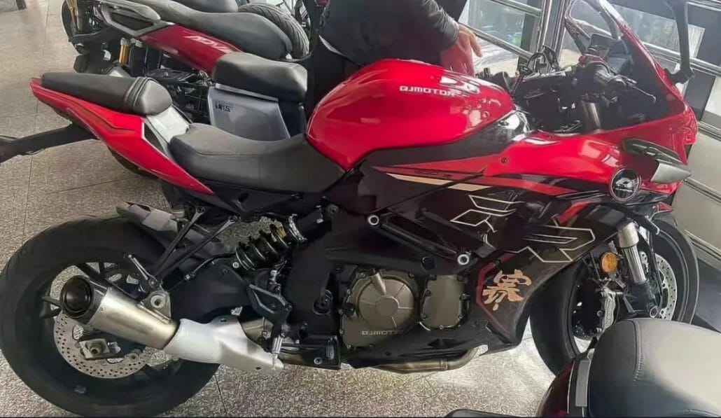 QJMotor 650RR 3