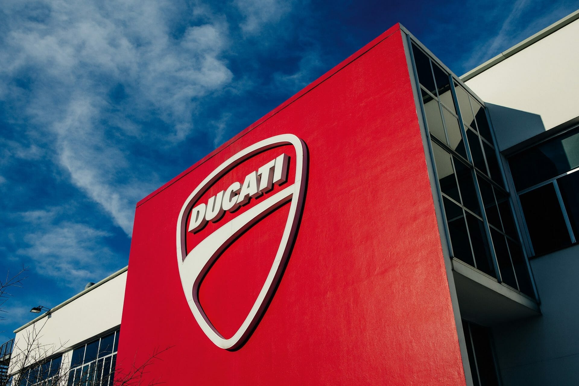 DUCATI MOTOR HOLDING spa FACTORY 2016 big UC38185 Mid