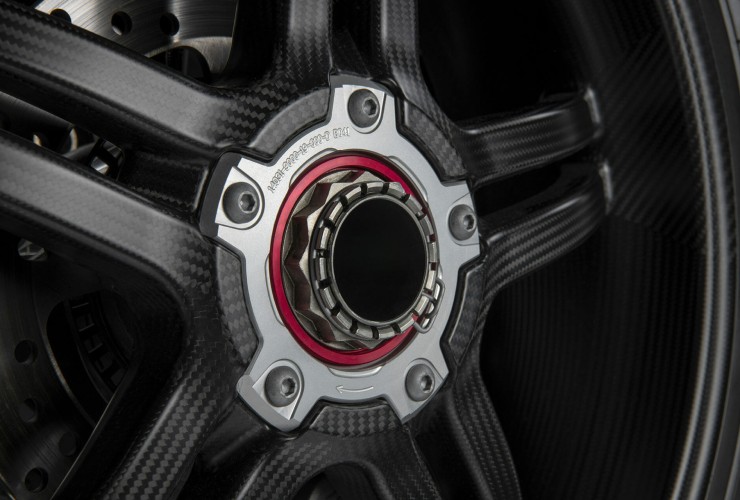 Rückrufaktion bei Ducati: Panigale V4 und Streetfighter V4 erhalten neue Hinterradachse 54 Ducati Panigale V4 SP2 2022 27