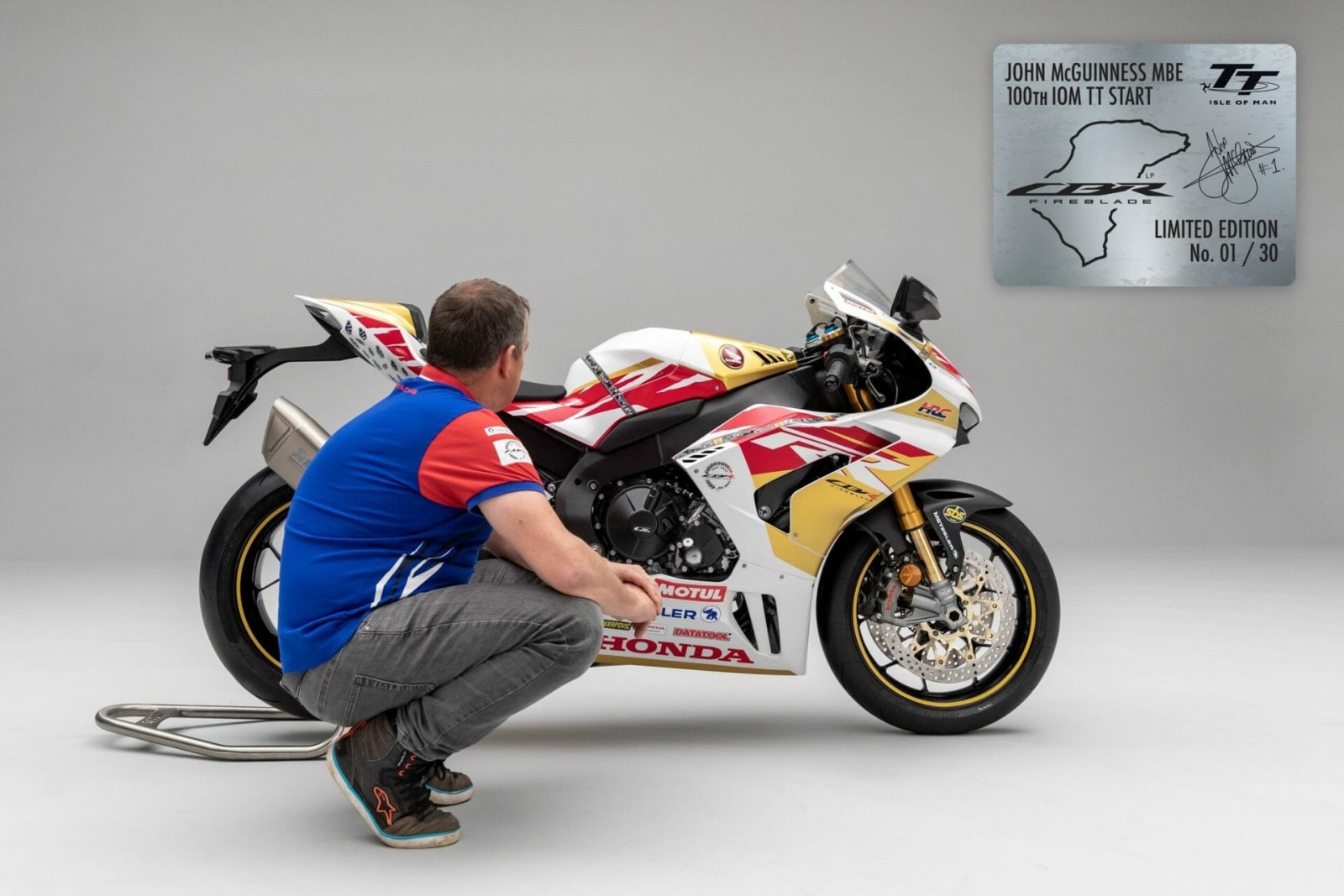 Limited John McGuinness Honda Fireblade SP Replica 25 Limited Edition Honda CBR1000RR R Fireblade SP Special Livery in John McGuinness 100th TT Start Replica 4