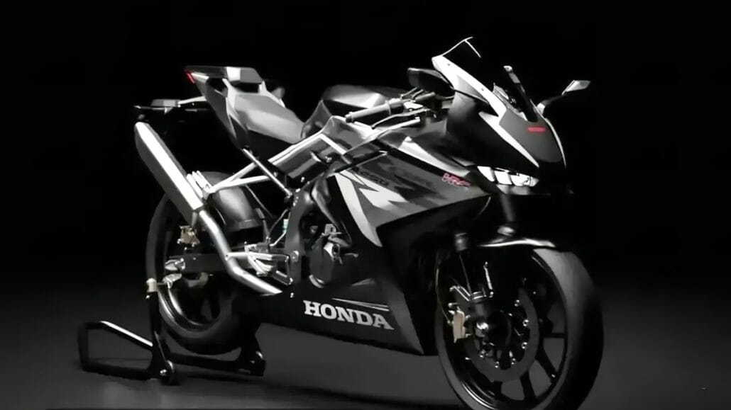Honda CBR 250 RR-R: Small powerhouse with four-cylinder to