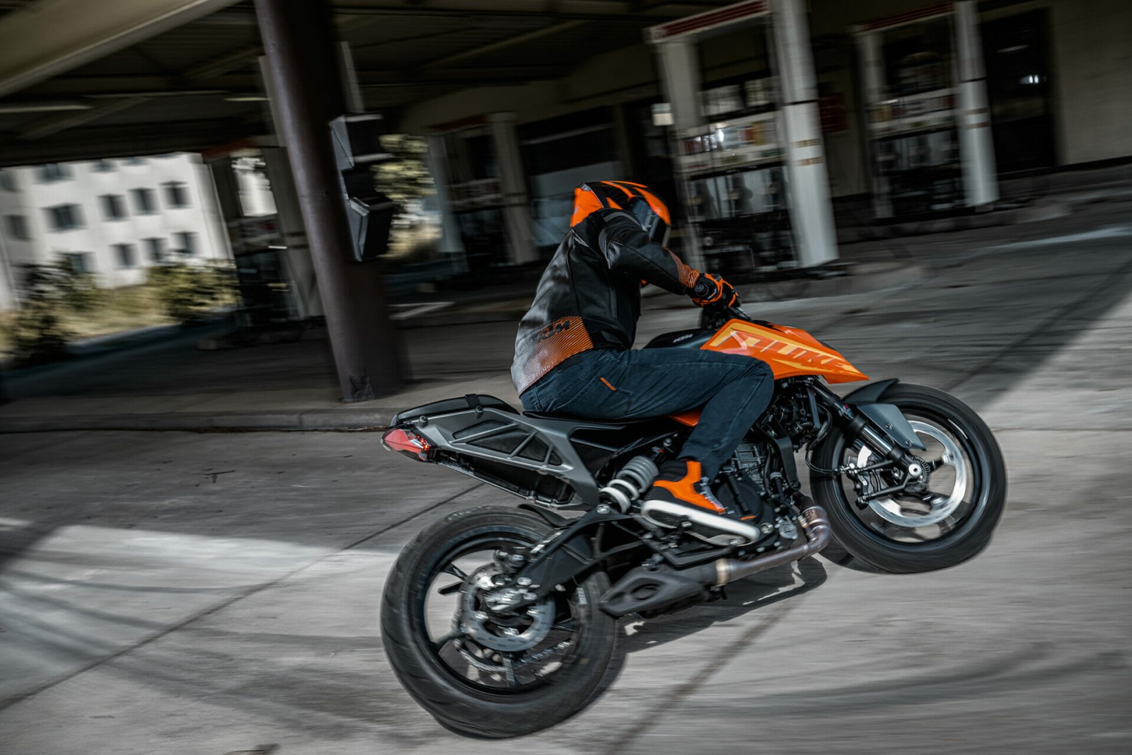 The 2024 KTM 250 DUKE: A middleweight with heavy ambitions 25 KTM 250 Duke 2024 13
