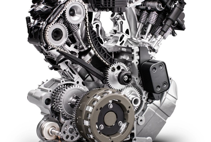 Neue KTM-Twin-Plattform in Entwicklung – Ersatz für die 690 oder Rückkehr der 490? 54 639919 MY 25 KTM AMT Engine Stripped 03 STUDIO 03 STUDIO IMAGES 03 STUDIO IMAGES KTM 1390 SUPER ADVENTURE range STUDIO