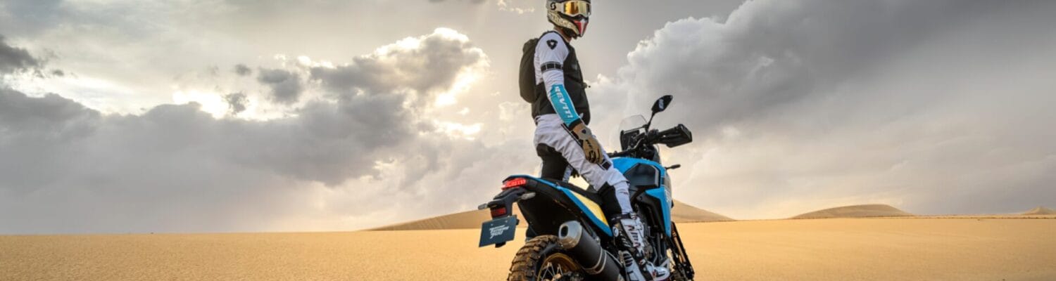 2025 YAM XTZ700SPR EU SYB STA 002 03 preview 1