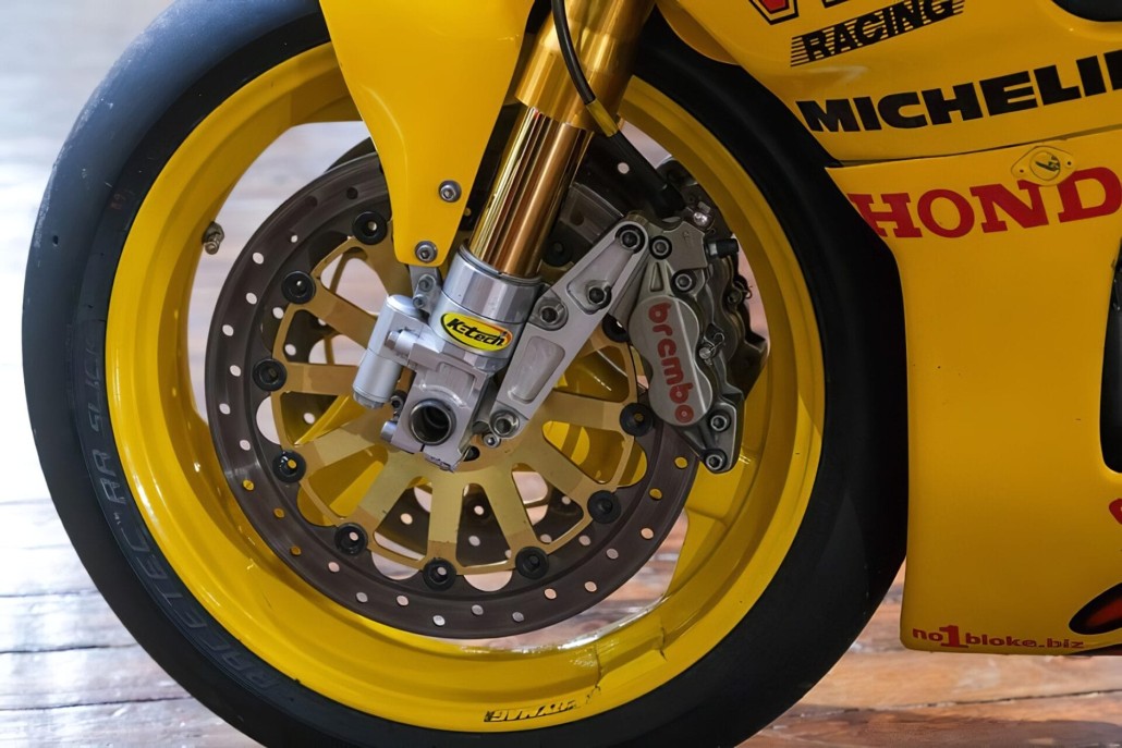 Honda RVF750 5 1
