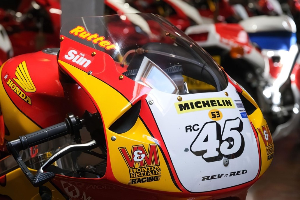 Honda RVF750 6 1