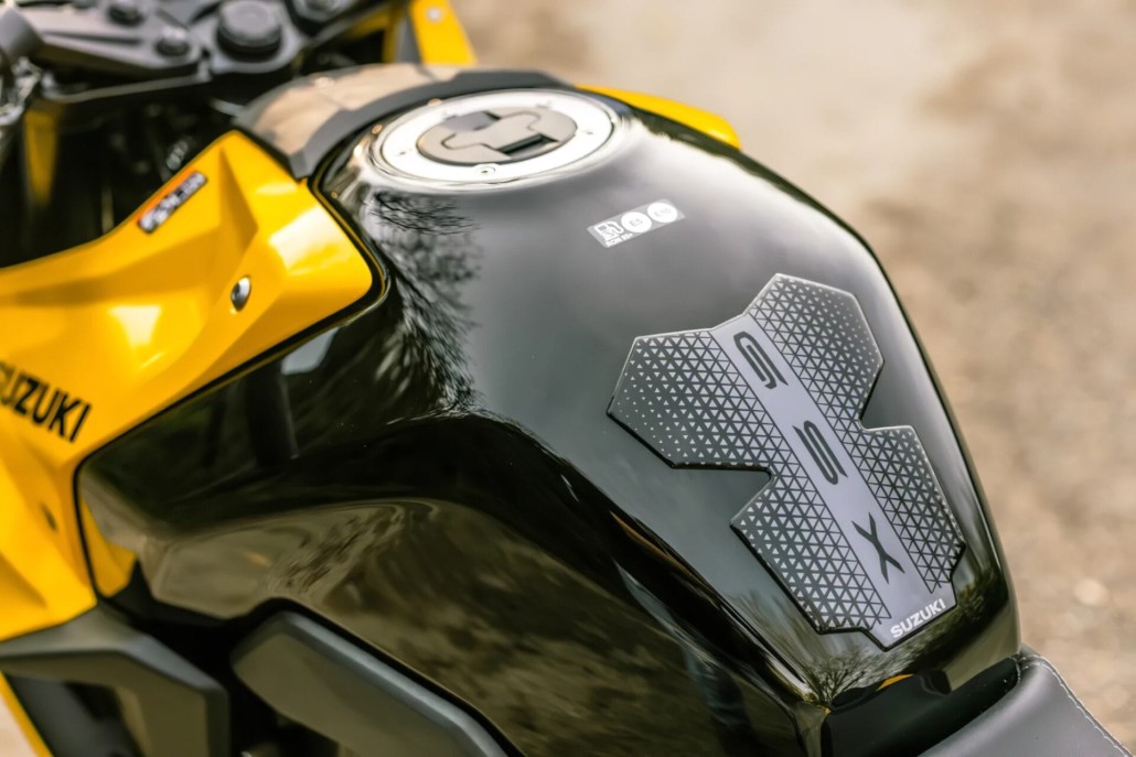 Suzuki GSX 8R Kiiro 1 1