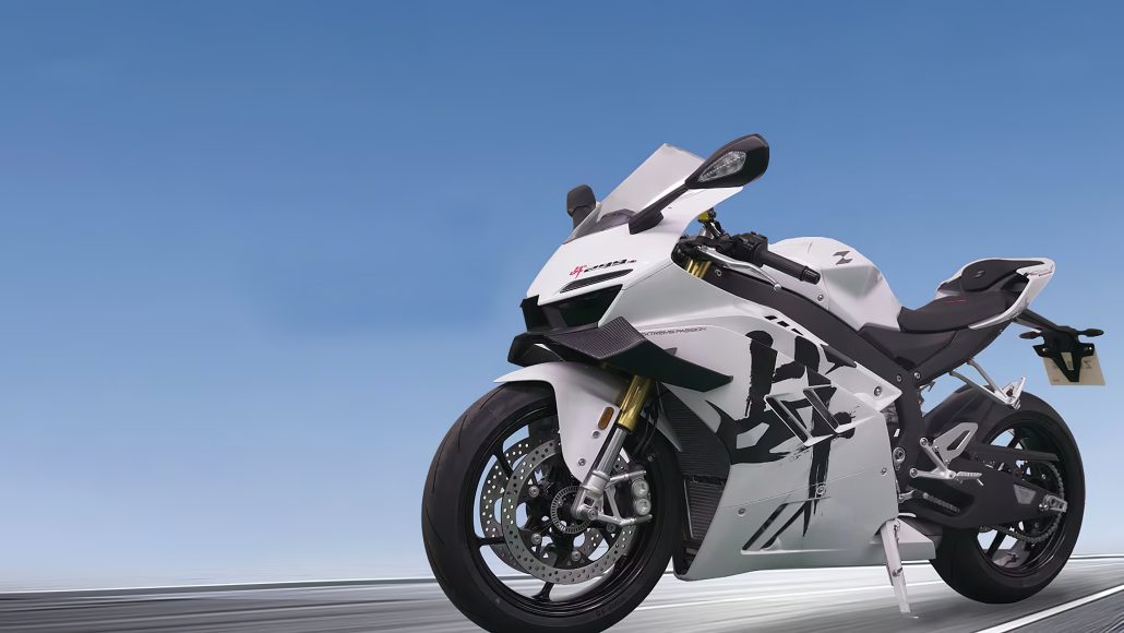 ZXJC 820RR: China's new three-cylinder superbike with 150 hp
