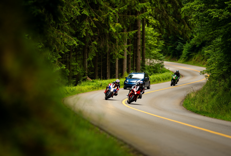 Three motorcyclists identified after serious accident on the B500 30 Motorraeder ueberholen 2