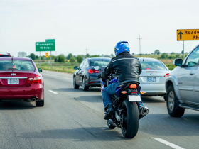 Lane Splitting und Lane Filtering in Minnesota: Drei Monate nach der Legalisierung – Erste Bilanz 60 Lane Splitting in Minesota