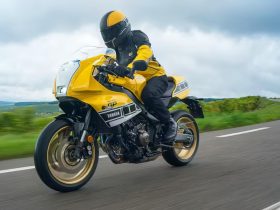Yamaha XSR900 GP 2026: Limitierte Kenny-Roberts-Edition in Legend Yellow 27 Yamaha XSR900 GP Kenny Roberts Edition 2026 3 1 1