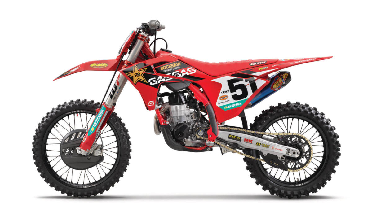 98870_Motocross _ MC 450F FACTORY EDITION _ 2025 _ Studio