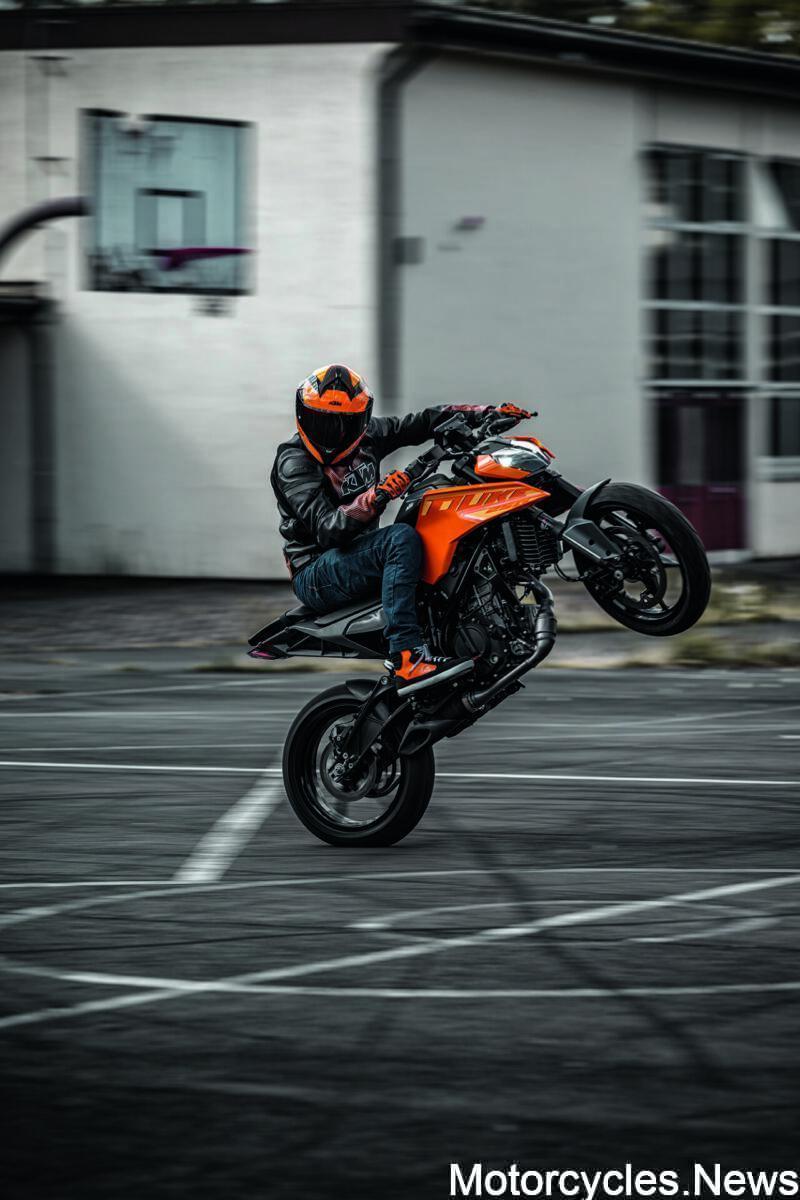 KTM 250 Duke - 2024 (1)