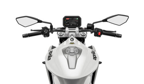 05 Aprilia_Tuono-457_Puma-Grey