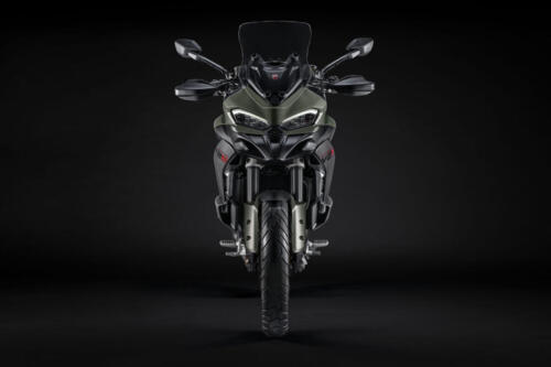 09 - MY25_MULTISTRADA_V2_GREEN _6__UC732392_High