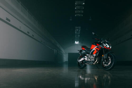 11 Aprilia Tuono 457