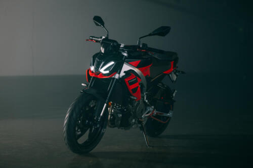 19 Aprilia Tuono 457