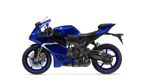 2025_YAM_YZF900R9_EU_DPBMC_STU_004_03_preview_1