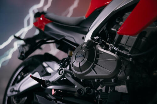 25 Aprilia Tuono 457