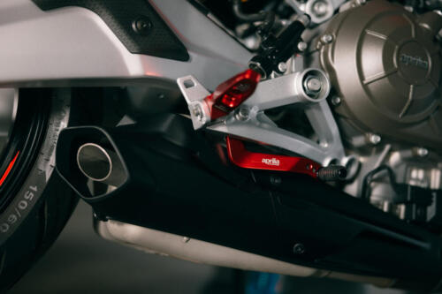 29 Aprilia Tuono 457