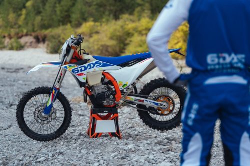 707448_MY26-KTM-450-EXC-F-6DAYS_KTM EXC 6DAYS_STATIC