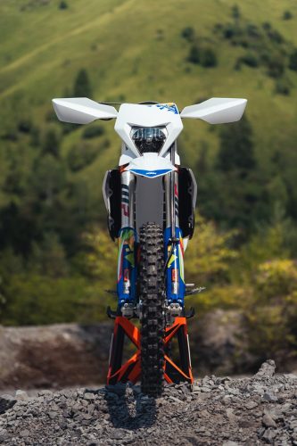 707450_MY26-KTM-450-EXC-F-6DAYS_KTM EXC 6DAYS_STATIC