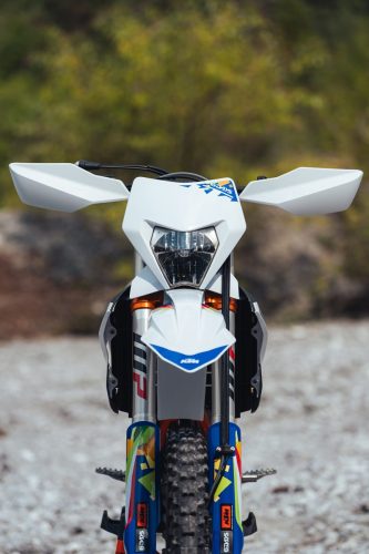 707456_MY26-KTM-450-EXC-F-6DAYS_KTM EXC 6DAYS_STATIC