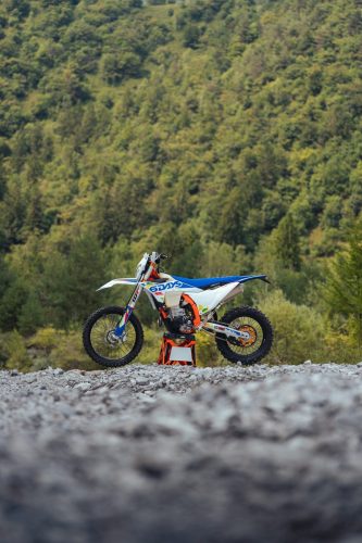 707482_MY26-KTM-450-EXC-F-6DAYS_KTM EXC 6DAYS_STATIC