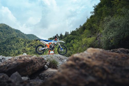 708002_MY26-KTM-450-EXC-F-6DAYS_KTM EXC 6DAYS_STATIC