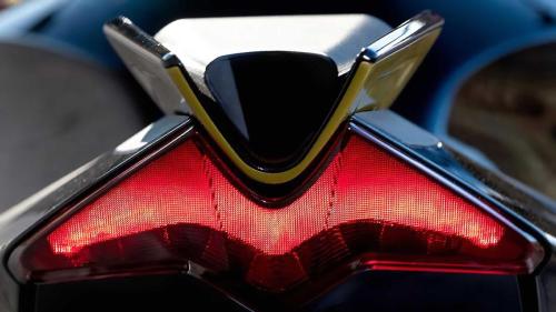 Aprilia Tuono V4 Factory Ultra Dark (1)