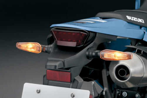 DR-Z400SMRLM5_Rear_turn_signal_ON