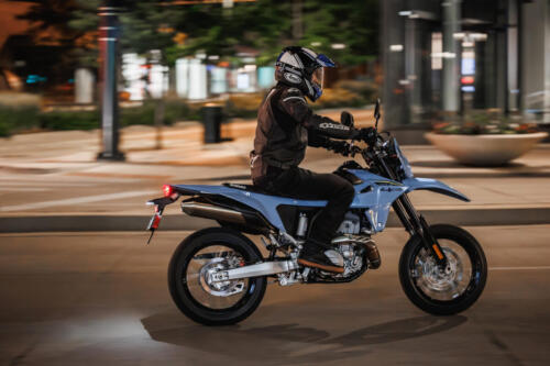 DR-Z400SMRLM5_action_17
