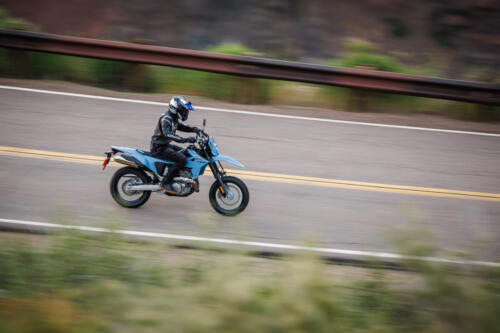 DR-Z400SMRLM5_action_25