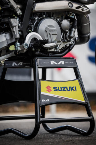 DR-Z400SMRLM5_action_49