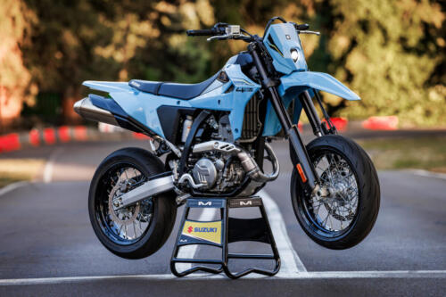 DR-Z400SMRLM5_action_77