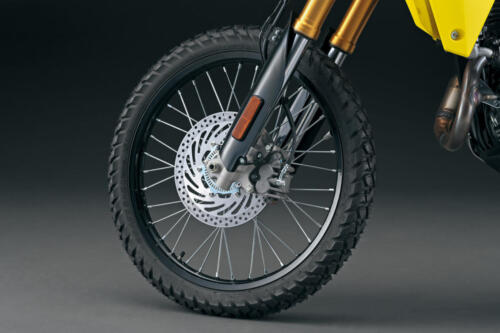 DR-Z400SRJM5_Front_wheel_and_tire