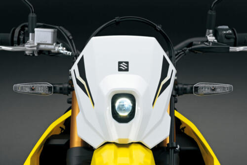 DR-Z400SRJM5_Low_beam_ON