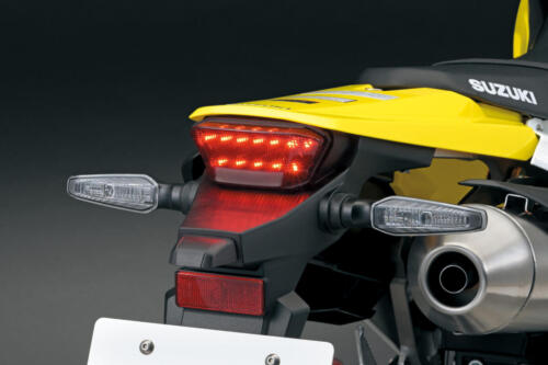 DR-Z400SRJM5_Rear_combination_light_ON