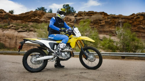 DR-Z400SRJM5_action_55