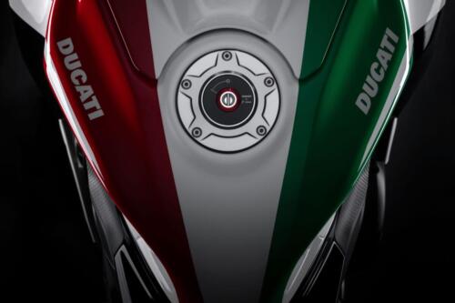 Ducati Panigale V4 Tricolore - 2025 (1)