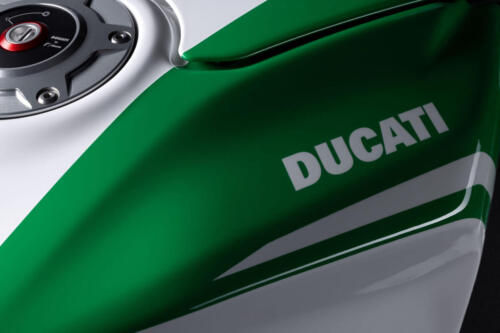 Ducati Panigale V4 Tricolore - 2025 (11)