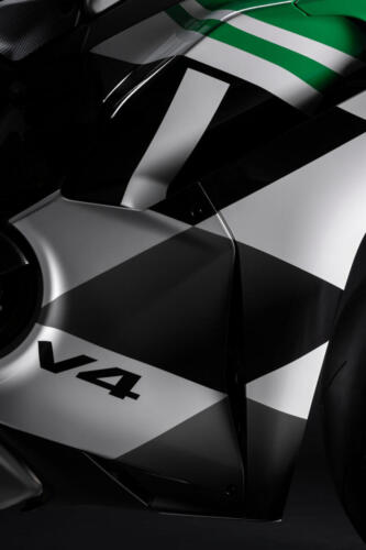 Ducati Panigale V4 Tricolore - 2025 (24)